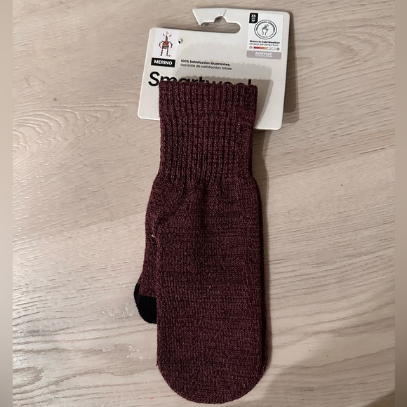 SmartWool Women's Merino Wool Knit Mittens Argyle Purple - Picture 2 of 5